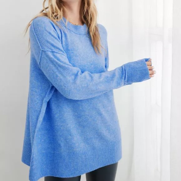 Aerie Sweaters - Aerie Women's Lightweight Soft Unreal Sweater - M